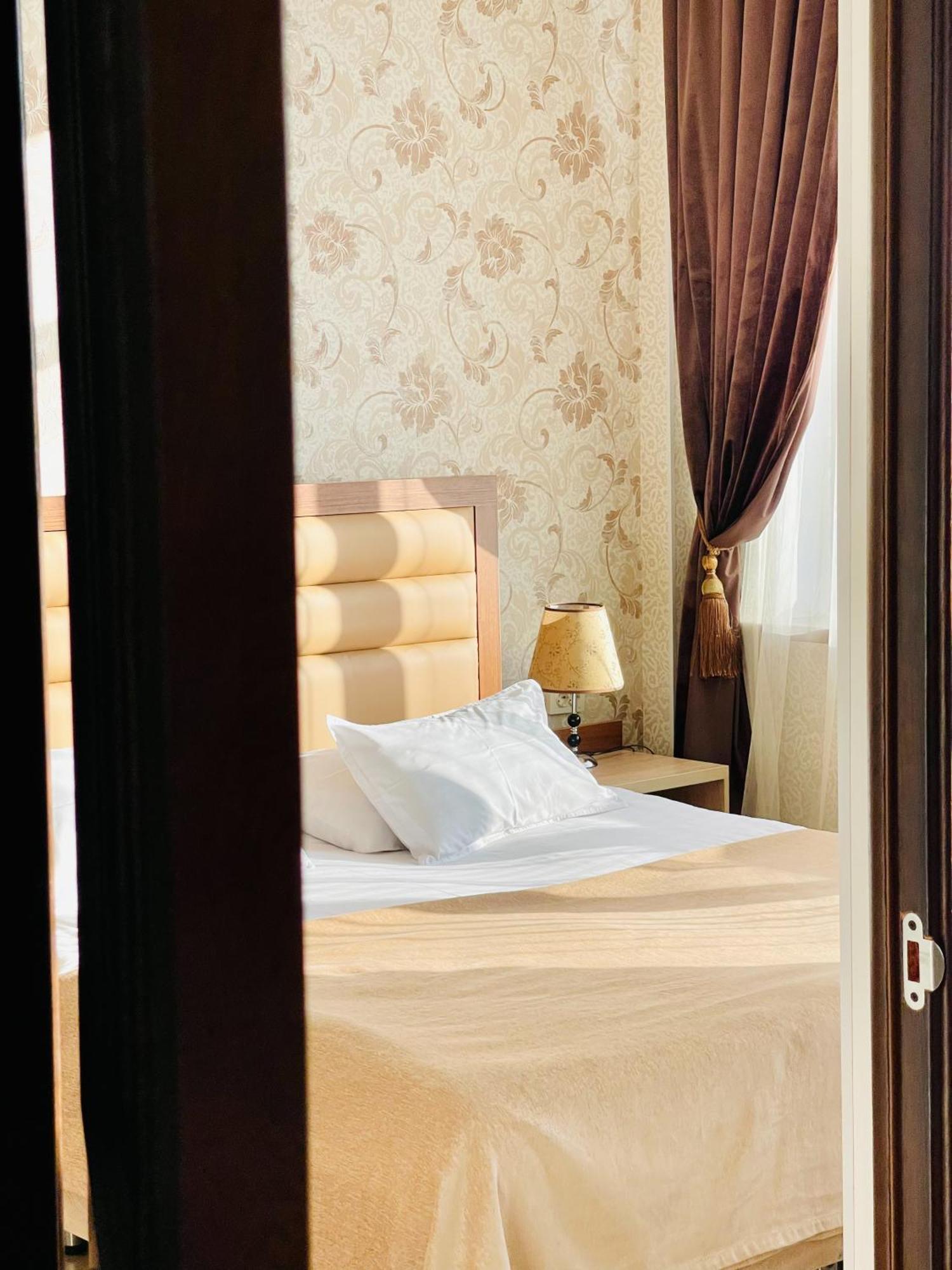 Hotel Dostyk Kyzylorda Exterior foto