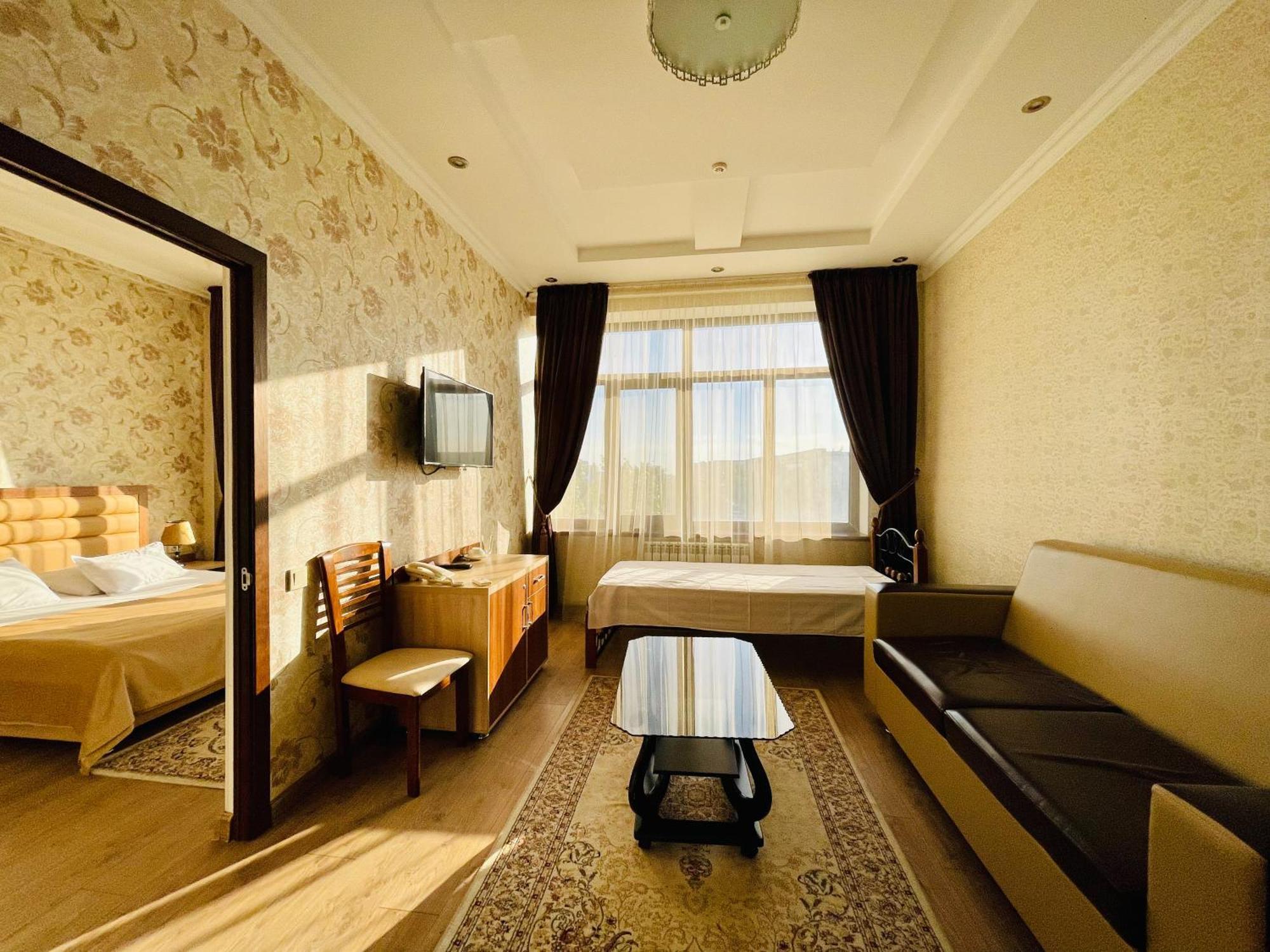 Hotel Dostyk Kyzylorda Exterior foto